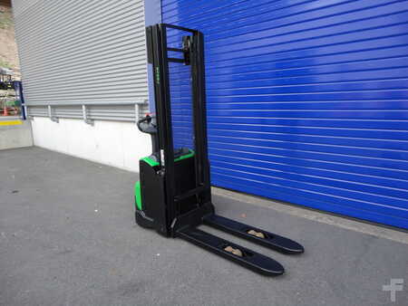 Ruční vysokozdvižný vozík 2022  Cesab S210 (6)