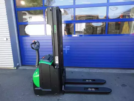 Hochhubwagen 2022  Cesab S212L (1)