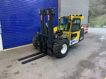 Wózki 4-kierunkowe 2022  Combilift RT (1)