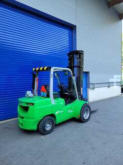 Wózki widłowe diesel 2023  Cesab M335DV (5)