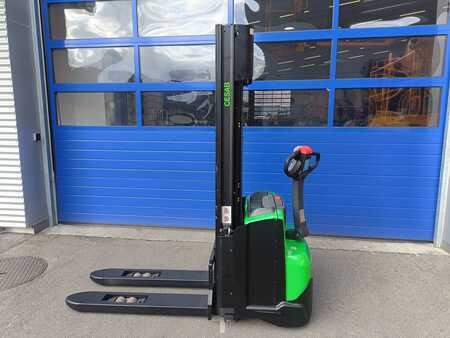 Ruční vysokozdvižný vozík 2024  Cesab S214L (3)