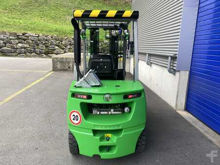 Diesel Forklifts 2023  Cesab M325DV (2)