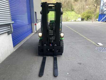 Carrelli elevatori diesel 2023  Cesab M325DV (5)