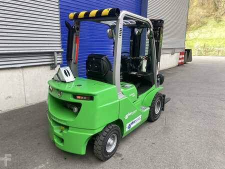 Carrelli elevatori diesel 2023  Cesab M325DV (8)