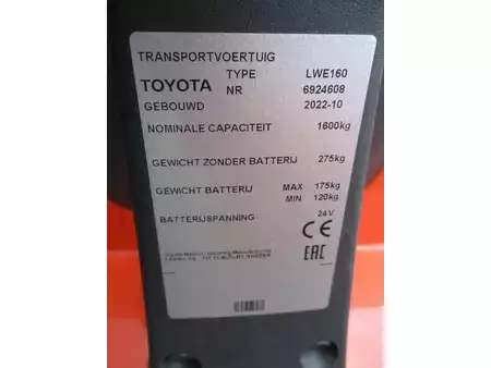 Transpaleta eléctrica 2022  Toyota LWE160 (10)