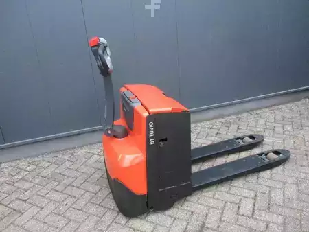 Elektromos emelőkocsik 2019  Toyota LWE200 (2)