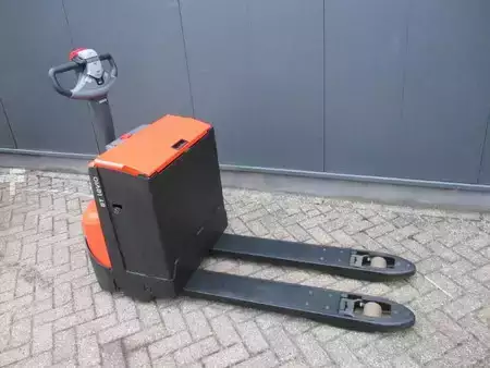 Elektromos emelőkocsik 2019  Toyota LWE200 (3)