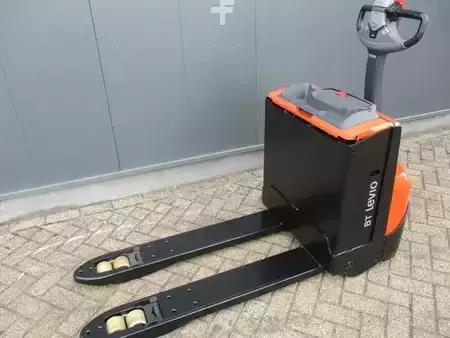 Porta-paletes elétrico 2019  Toyota LWE200 (3)