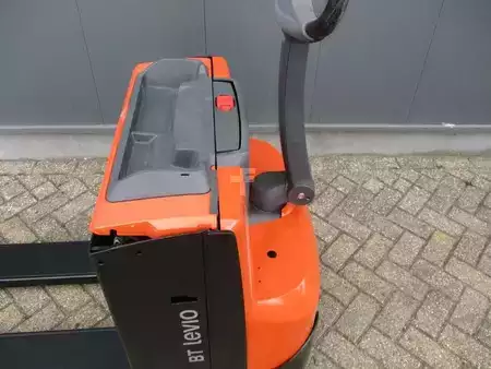 Porta-paletes elétrico 2019  Toyota LWE200 (5)