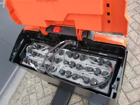 Porta-paletes elétrico 2019  Toyota LWE200 (6)