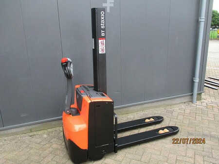 Hochhubwagen 2013  BT SWE 080L (3)
