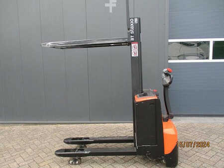 Stacker pedestre 2015  BT SWE 080L (4)