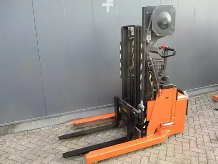 Apilador eléctrico 2013  BT RWE120 (2)