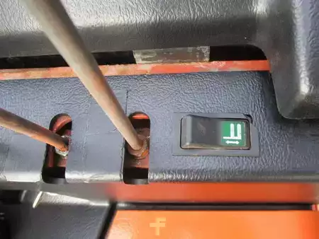 Apilador eléctrico 2013  BT RWE120 (5)