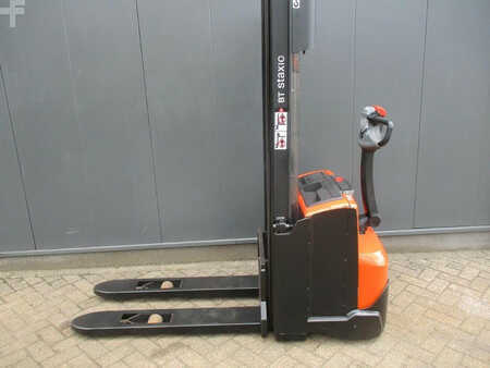 Stacker pedestre 2018  Toyota SWE 120 (1)