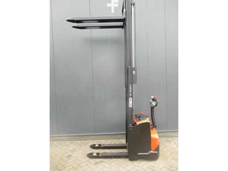 Stacker pedestre 2018  Toyota SWE 120 (11)