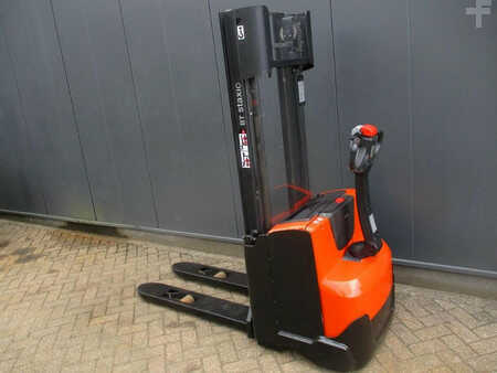Stacker pedestre 2018  Toyota SWE 120 (2)
