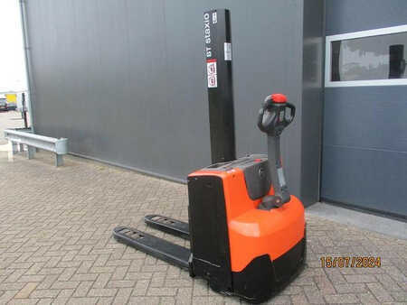 Stacker pedestre 2013  BT SWE 080L (5)