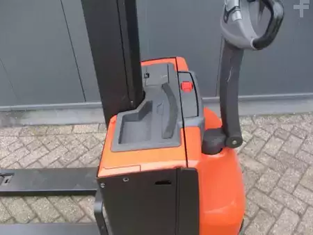 Hochhubwagen 2015  BT SWE 080L (10)