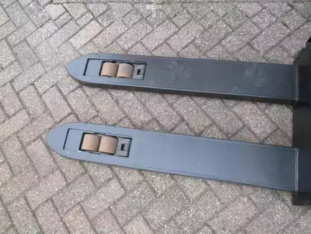 Hochhubwagen 2015  BT SWE 080L (4)
