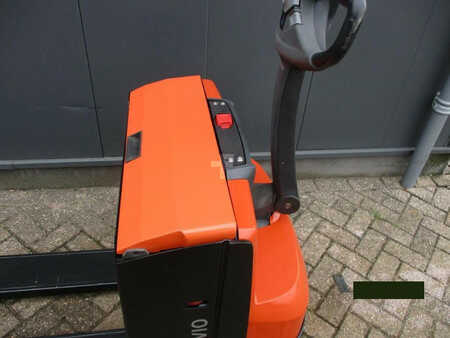 Elektrische palletwagens 2016  BT LWE180 (6)