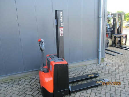 Stacker pedestre 2013  BT SWE 080L (2)