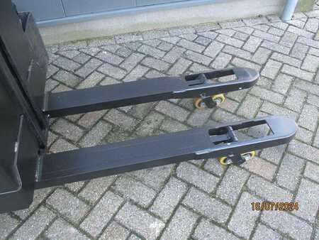 Stacker pedestre 2013  BT SWE 080L (7)