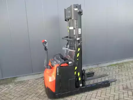 Pinontavaunu 2017  Toyota SWE120XR (2)