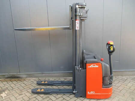 Ruční vysokozdvižný vozík 2013  Linde L 20i (10)