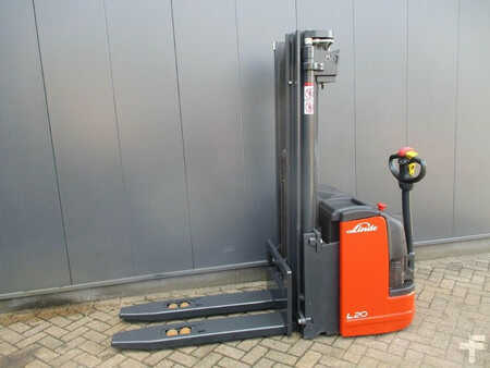 Ruční vysokozdvižný vozík 2013  Linde L 20i (2)