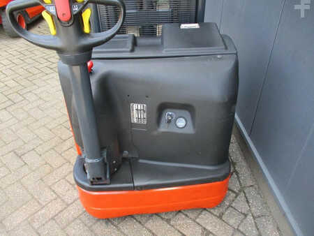Ruční vysokozdvižný vozík 2013  Linde L 20i (6)