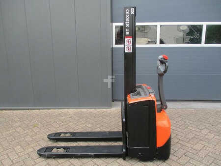 Stacker pedestre 2013  BT SWE 080L (1)