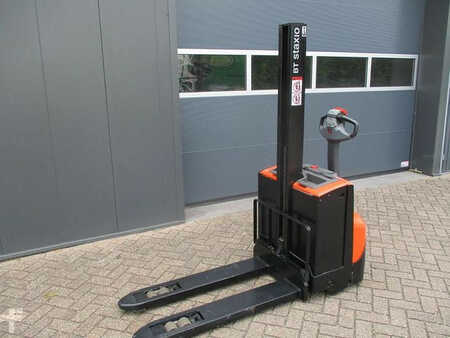 Stacker pedestre 2013  BT SWE 080L (2)