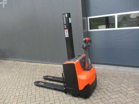 Stacker pedestre 2013  BT SWE 080L (3)