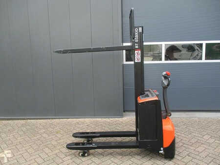 Stacker pedestre 2013  BT SWE 080L (7)