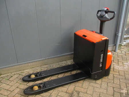 Electric Pallet Trucks 2016  BT LWE 180 (2)