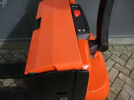 Electric Pallet Trucks 2016  BT LWE 180 (5)