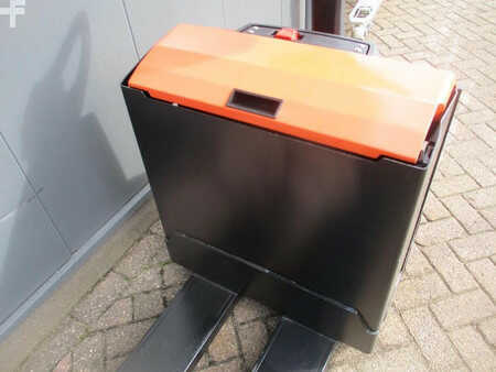 Electric Pallet Trucks 2016  BT LWE 180 (7)