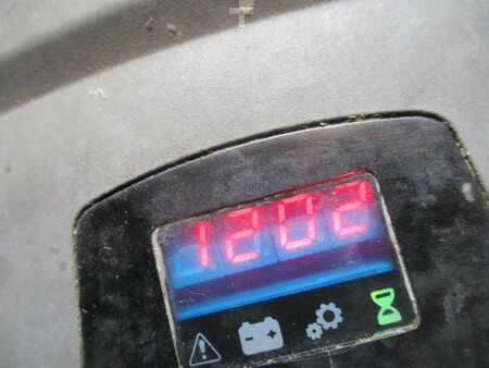 Electric Pallet Trucks 2016  BT LWE 180 (9)