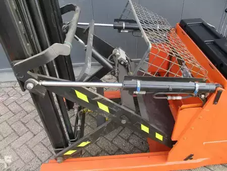 Apilador eléctrico 2012  BT RWE120 (8)