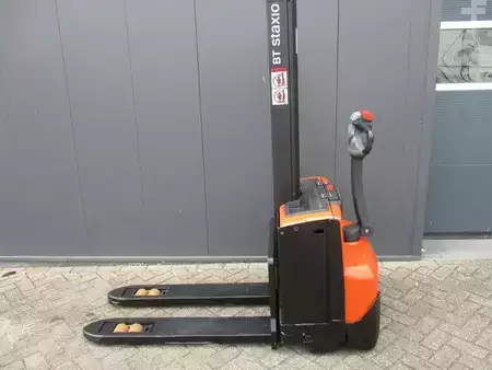 Hochhubwagen 2015  BT SWE 080L (1)