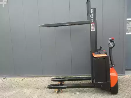 Hochhubwagen 2015  BT SWE 080L (7)