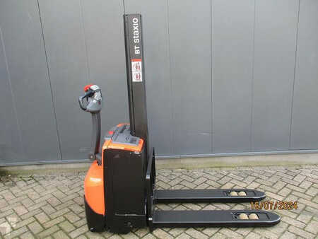 Stacker pedestre 2010  BT SWE 080L (1)