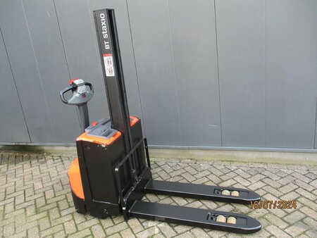 Stacker pedestre 2010  BT SWE 080L (3)