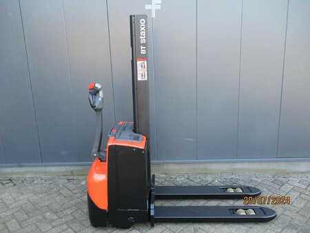 Stacker pedestre 2010  BT SWE 080L (1)