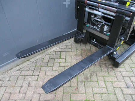 Pallet Stackers 2016  BT SPE 120 XR (13)