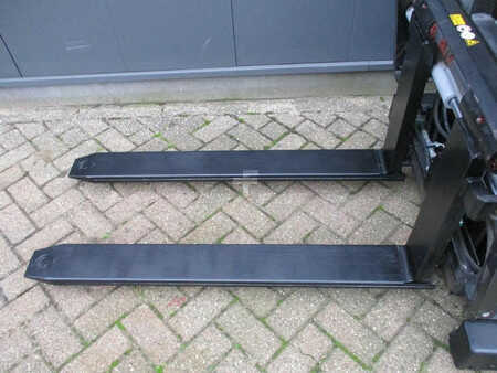 Pallet Stackers 2016  BT SPE 120 XR (7)