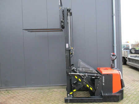 Pallet Stackers 2016  BT SPE 120 XR (9)