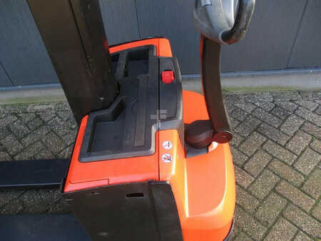 Apilador eléctrico 2017  Toyota SWE 080L (8)