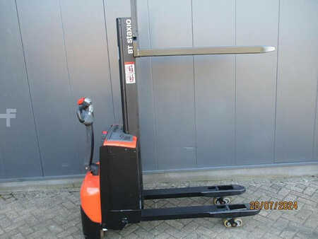 Stacker pedestre 2010  BT SWE 080L (9)